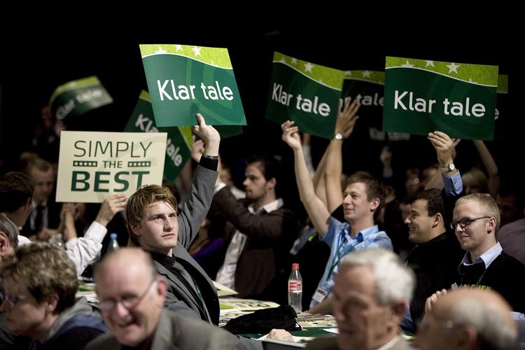 Party. Det Konservative Folkeparti holdt landsmøde i Bella Center i 2008. Bendt Bendtsen overdrog her formandsposten til Lene Espersen, der blev akkompagneret af Tina Turners hit 'Simply the Best'. 