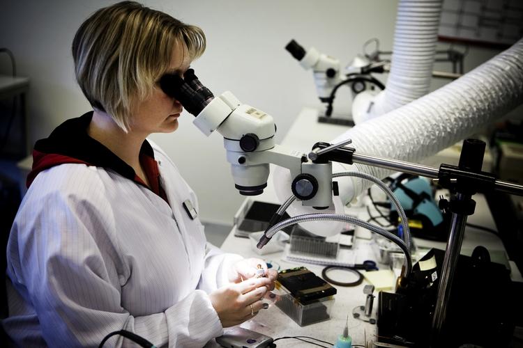 forbedring. Dansk økonomi bliver rost for sin stærke kapacitet inden for forskning og innovation, men forbindelsen mellem forskere og erhvervsliv kan styrkes, lyder det fra EU-Kommissionen. 