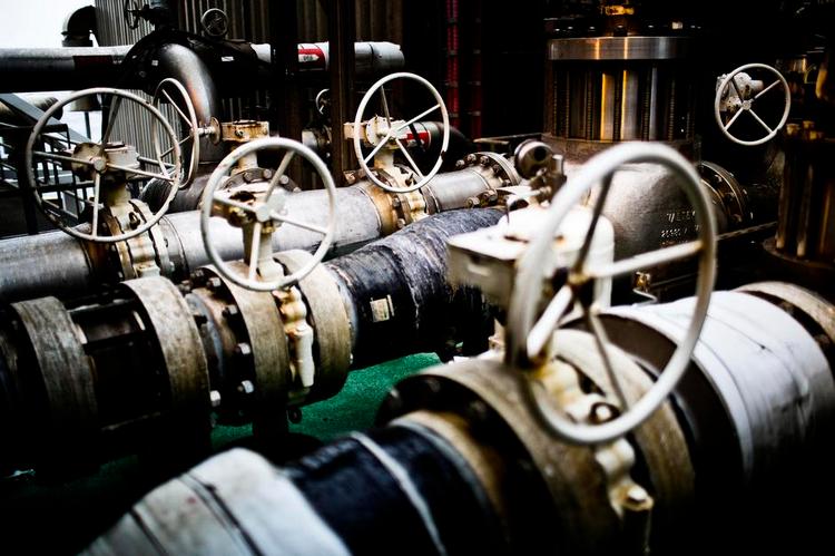 dobbeltspil. Dong vil frem mod 202 tredoble investeringerne i havvind, men samtidig fordoble investeringerne i olie og gas - så sidstnævnte vil stadig være klart størst. 