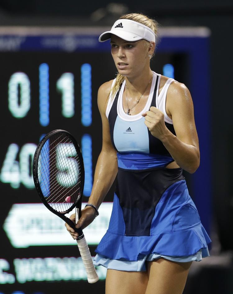 Videre. Wozniacki lavede 12 rene vindere i kampen, hvor hun blev noteret for 17 uprovokerede fejl. Safarovas tal var henholdsvis 32 og 35. 