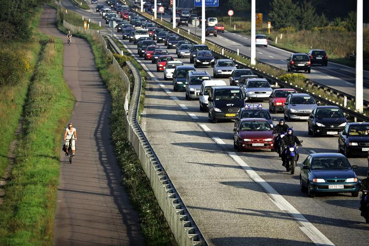 TRANSPORT. Der er gode grunde til at fremme andre transportformer end privatbilen, mener miljøorganisationer. 