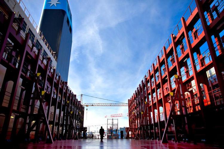 Stort. Københavneriet finder en helt ny vinkel på hjembyen fra Majestic Maersk 60 meter over vandoverfladen. 