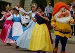 Fantasiverden. Disneyland slukker nu for kø-system for handikappede, der har været misbrugt af gæster. 