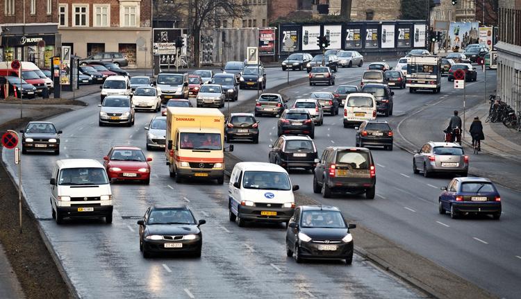 Pia Olsen Dyhr afviser roadpricing, men dele af hendes bagland i SF's landsledelse er store tilhængere af idéen. 