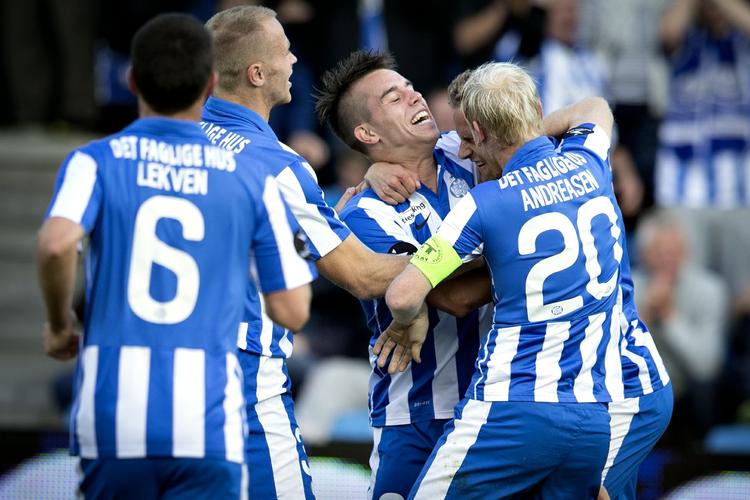 3-0. En god drejning og et yderligt skud, så havde Jesper Rasmussen gjort det til 3-0 for Esbjerg. 
