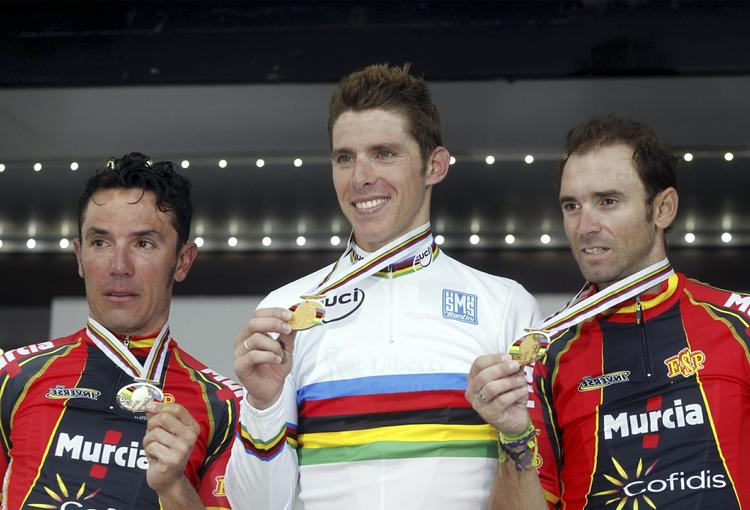 BESEJRET. Spanien havde to mand med helt fremme, da afgørelsen faldt, men Rui Costa kørte fra både Joaquin Rodriguez (tv.) og Alejandro Valverde. 