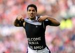 2-0. Så er der igen lidt mere kulør i Premier League, for Luis Suarez er garant for opsigtsvækkende episoder - og mål. 