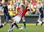 duelkamp. Tacklinger og nærkampe, men ingen mål, da Rasmus Jönsson, Anders Kure og Kasper Povlsen spillede fodbold i dag. 