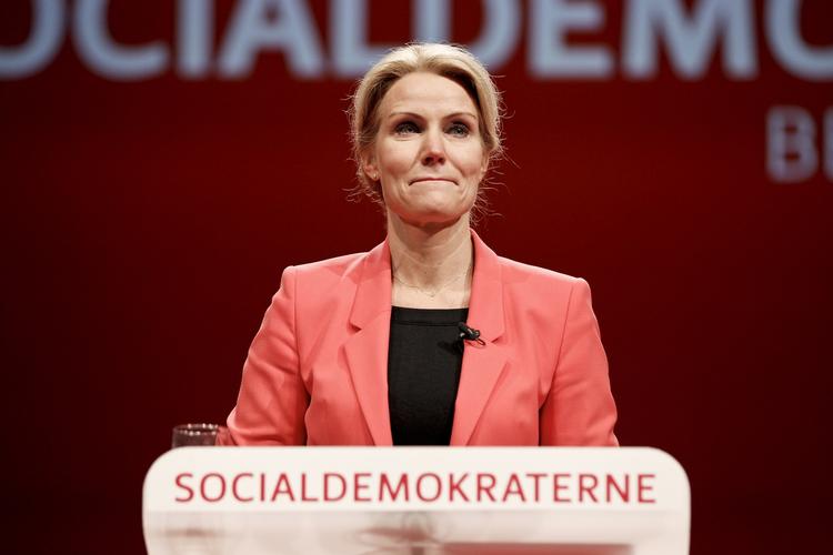 Kongres. Det socialdemokratiske fodfolk viste endnu en gang deres evne til at stå sammen, når det gælder. 