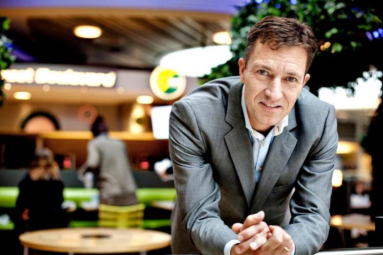 Fødevarer. McDonald, Lagkagehuset og nu Sunset Boulevard er de foreløbigt vigtigste milepæle i Kristian Scheef Madsens karriere.