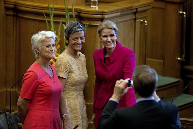 Åbningstale. Regeringens støtteparti, Enhedslisten, roser statsmininster Helle Thorning-Schmidts (S) tale ved Folketingets åbning. Men venter stadig på konkret handling. 