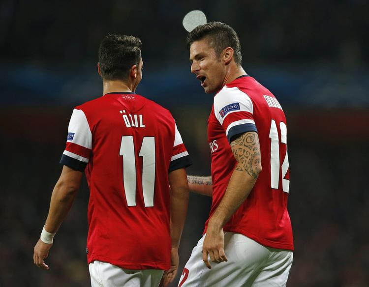 Mål. Özil og Giroud lavede målene på Emirates. 