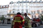 UDRYKNING. Brandfolk mødte talstærkt op, da der blev slået alarm fra hotellet på Vester Voldgade. 