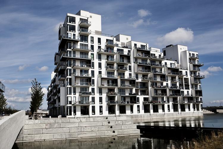 værdsat. Det er især prisen på ejerlejligheder, der vokser meget. Hele 10,7 procent på den korte periode fra maj til juli, viser nye tal fra Danmarks Statistik. 
