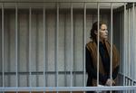 Aktion. Greenpeace-aktivist Paula Alminhana Maciel fra Brasilien i retten i Murmansk, hvor 30 aktivister er tilbageholdt. 