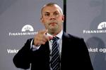 Ordvalg. Finansminister Bjarne Corydon (S) mener stadig, at Carsten Hansen (S) er enig i den politik, der bliver ført, selvom finansministeren i dag får kritik fra partifællen for at sige, at han mener, at konkurrencestaten er den nye velfærdsstat. 