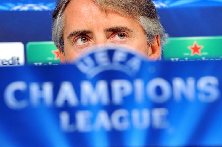 DEBUT. Efter fyringen i Manchester City får Roberto Mancini en barsk start i sit nye job. 