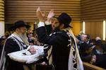 OMSKÆRING. I Danmark foretages der årligt mellem 1000-2000 rituelle eller religiøse omskæringer. På billedet er en jødisk omskæringsceremoni. 