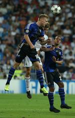 Offensiv. FCK-spilleren Daniel Braaten (th) ser til, mens Nicolaj Jørgensen er i duel med Asier Illarramendi. 