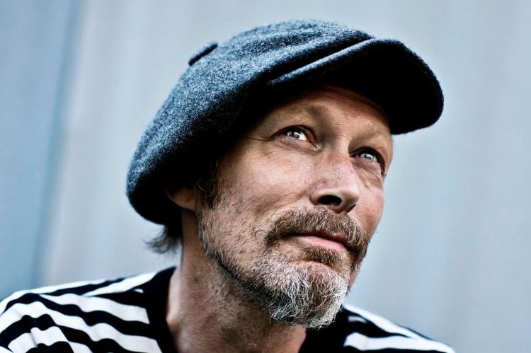 International. Lars Mikkelsen er en garvet mand på den danske skuespilscene, og nu kommer turen til den europæiske. 
