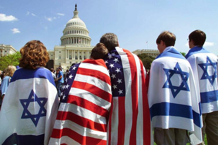 skift. Ifølge en undersøgelse fra det anerkendte PEW Research Center finder kun hver fjerde, yngre amerikanske jøde premierminister Netanyahus fredsvilje troværdig, ligesom et stort flertal er kritiske overfor Israels bosættelsespolitik. 