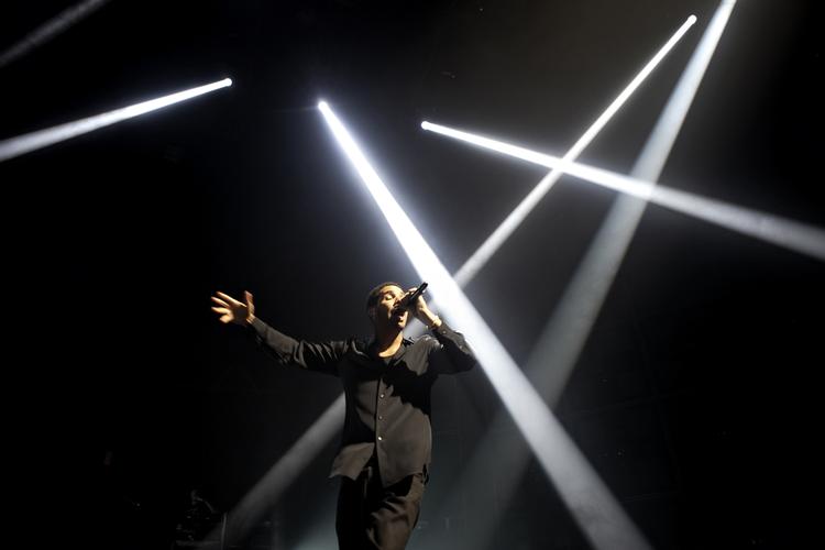 Konge. Drake har altid været den pæne unge mand med en mikrofon, der transmitterede mere gnidningsløs R&amp;B end hårdtslående rap. Den rolle er Drake færdig med. 