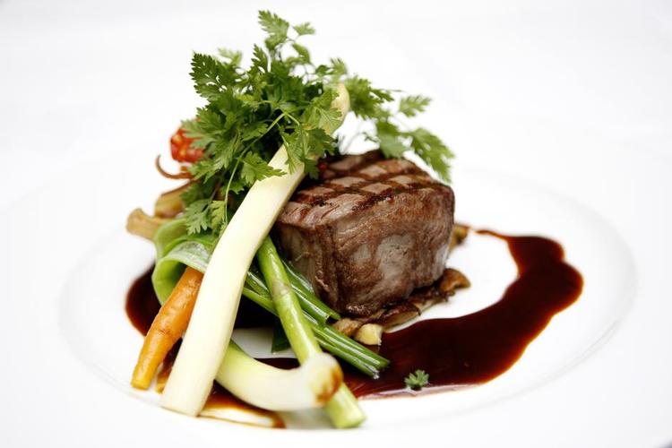 Mundgodt. Smag blandt andet på Tournedos på Hotel- og Restaurantskolen. 