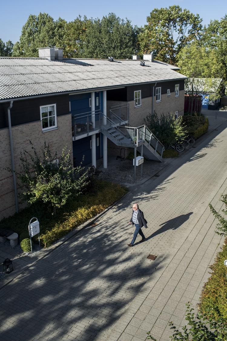 Pioner. Afdelingsformand Steen Johansen fra Bøgeparken i Lyngby var med til at starte en folkebevægelse mod Skats fejlagtige vurderinger. Han fik et chok, da Skat i 2004 forhøjede grundværdien i den almene bebyggelse med mere end 250 procent. Afdelingen klagede og vandt. Siden har almene selskaber på stribe fået underkendt Skats vurderinger. 