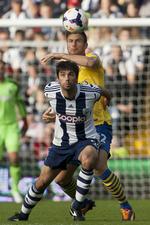 1-1. Claudio Yacob (nederst) scorede for West Bromwich i kampen mod storfavoritterne fra Arsenal. 