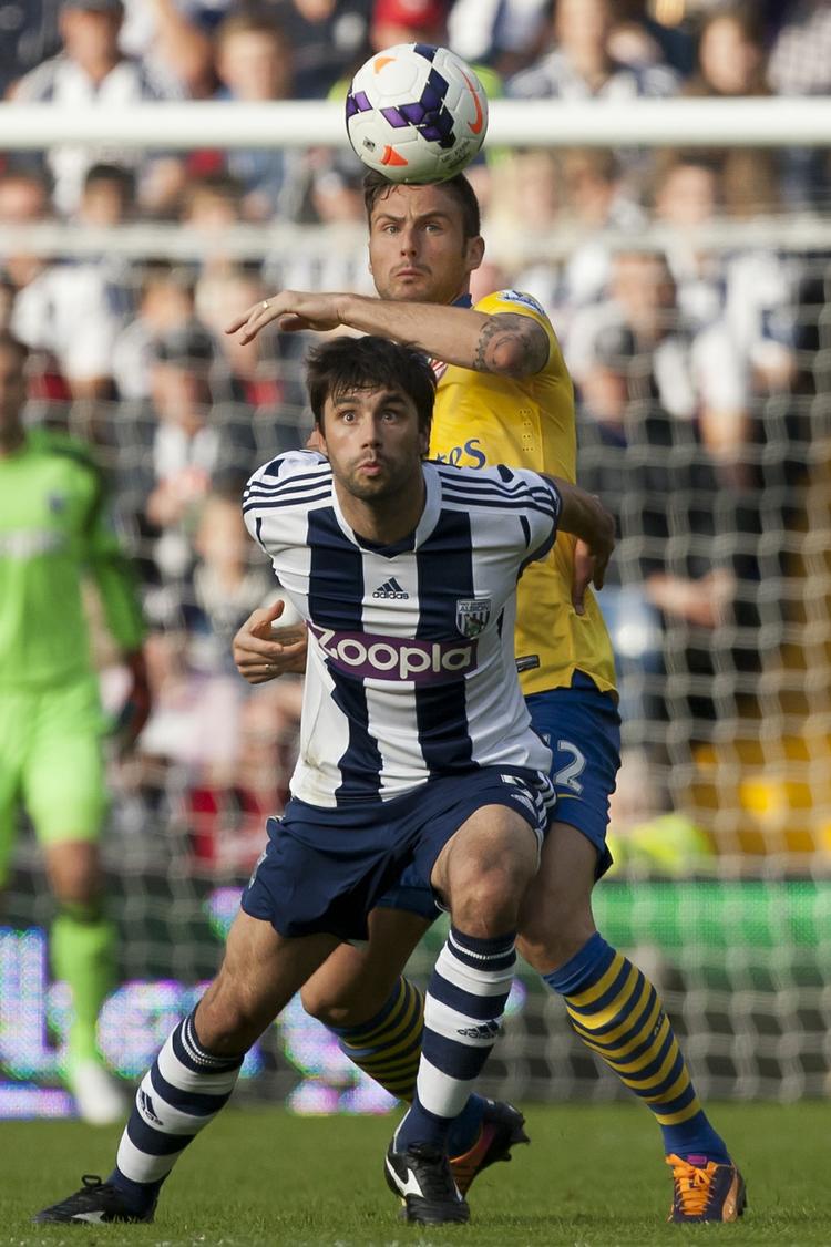 1-1. Claudio Yacob (nederst) scorede for West Bromwich i kampen mod storfavoritterne fra Arsenal. 