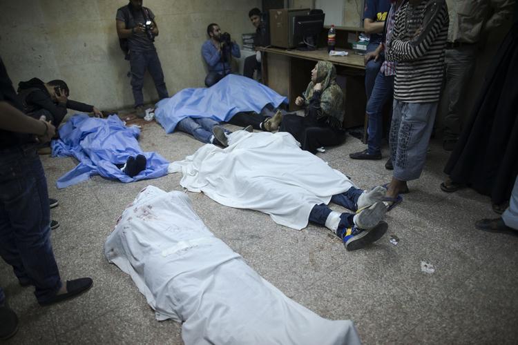 Sammenstød. Mindst 28 mennesker er blevet dræbt og 94 såret i dag i Egypten, hvor både tilhængere og modstandere af den afsatte præsident Mohamed Morsi har demonstreret. 