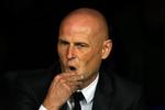 4-0. FCK-træner Ståle Solbakken fik et klart nederlag med hjem fra Real Madrid og Bernabeu, men træneren fik også underholdt tilskuerne. 