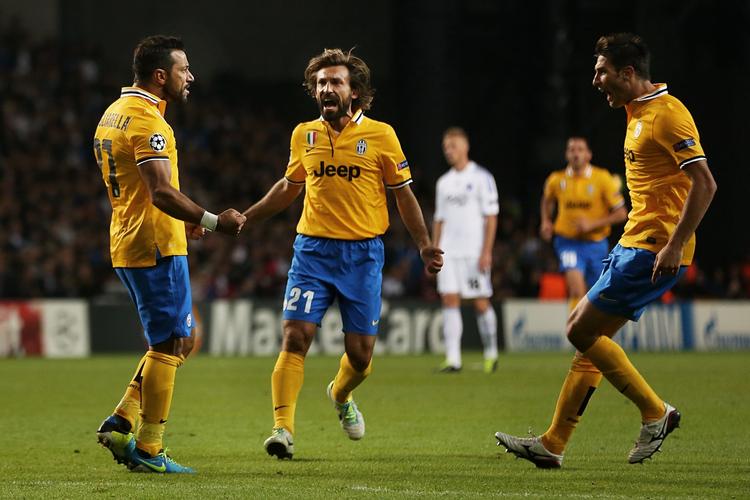 stjernespækket. Andrea Pirlo (midt) er sandsynligvis med tilbage i Parken for Italien, efter midtbanekreatøren var med for Juventus mod FCK. 