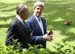 Diplomati: USA's udenrigsminister John Kerry siger, at  der er god fremdrift i forsøget på at destruere Syriens kemiske våben. 