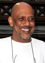 Ensom. Forfatteren Paulo Lins er den eneste sorte ud af 70 brasilianske forfattere på bogmessen i Frankfurt. 