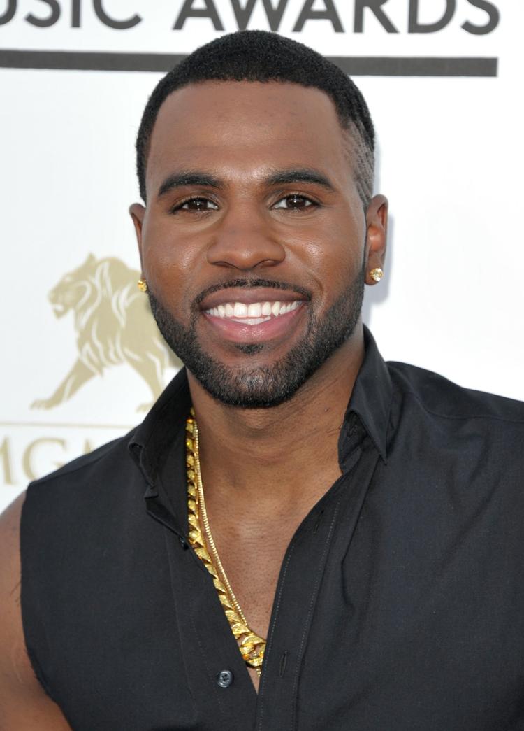 Comeback. Karrieren blev sat på standby i 2012 for den unge multi-platin sælgende Jason Derulo. Efter mange måneders fysioterapi er han tilbage  - med nyt album og turne. 