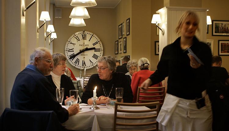 Fiat er lastet med grillede kammuslinger og sprøde pizzabunde, men der er stadig et stykke vej til ægte trattoria-status. 