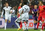 velspillet. Swanseas topscorer fra sidste sæson, Michu (tv), har udlignet til 2-2 i en tempofyldt og seværdig Premier League-kamp mod Liverpool. 