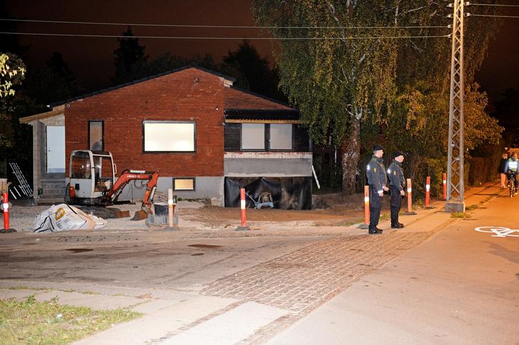 Rockerborg. I går gik 400 mennesker med i et fakkeltog mod rockerne på Tudskærvej, som naboerne på vejen føler sig chikaneret af. 