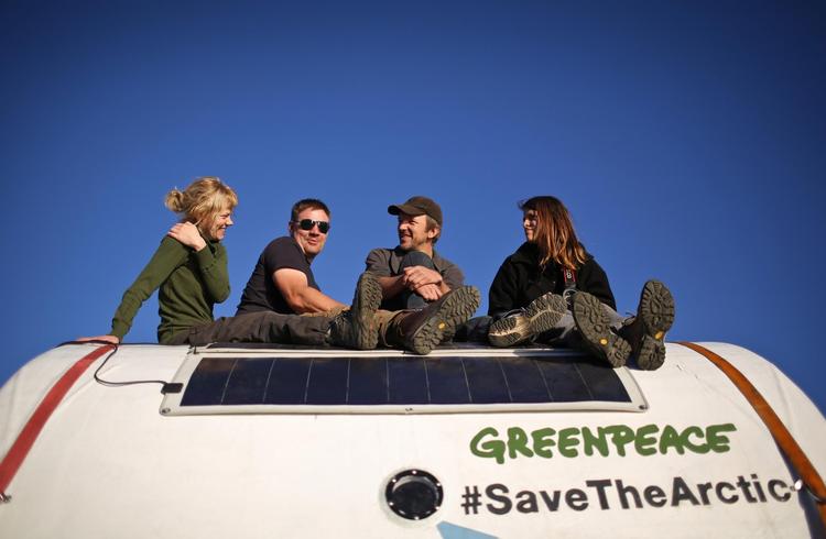 Uansvarlig. »Fortæller Greenpeace de purunge aktivister, at de ved deltagelse i de såkaldte aktioner risikerer at blive stemplet 'pirat' eller 'terrorist'?«, spørger Søren Espersen. 