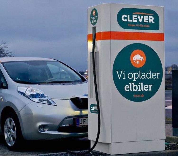 NYT. Snart kan du tanke el på benzinstationer. 