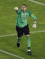 genoptræning. Målmand Victor Valdes forlod Barcelona for at spille i en anden af de store ligaer, men har været hæmmet af en langvarig skade. 