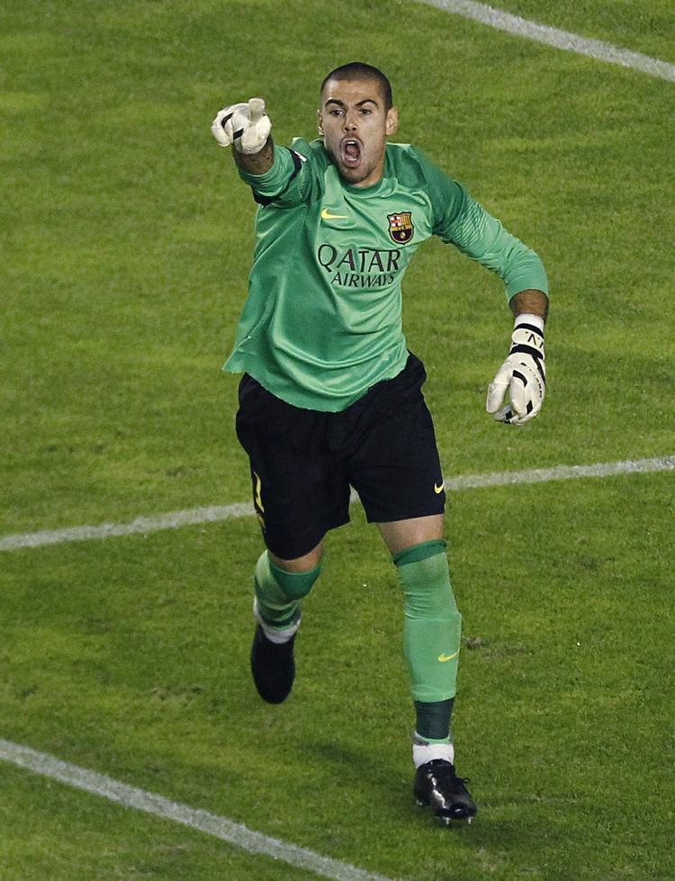 genoptræning. Målmand Victor Valdes forlod Barcelona for at spille i en anden af de store ligaer, men har været hæmmet af en langvarig skade. 