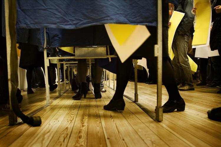 Ved kommunalvalget i 2009 stemte 28 procent af de kvindelige vælgere personligt på en kvinde, mens 43 procent stemte personligt på en mand. 