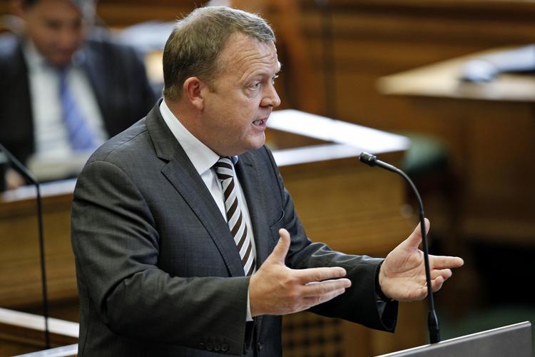 Løkke. »Det store oppositionsparti Venstre vil hellere drille regeringen i et politisk Christiansborgfnidder-spil end at levere resultater«, skriver Dan Jørgensen.. 