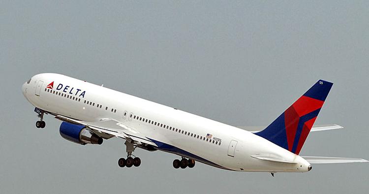 Flying. Amerikanske Delta er et af de mange selskaber, der fragter USA-glade europæere på ferie på den anden side af Atlanterhavet. 