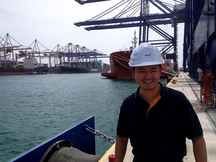 Vækst. Der har været havn i Piræus i 5.000 år, men de senere år, indtil kineseren Zhan Anming og selskabet Cosco kom til, gik det ikke så godt for havnen. Nu er den et eksempel for græsk økonomi. 