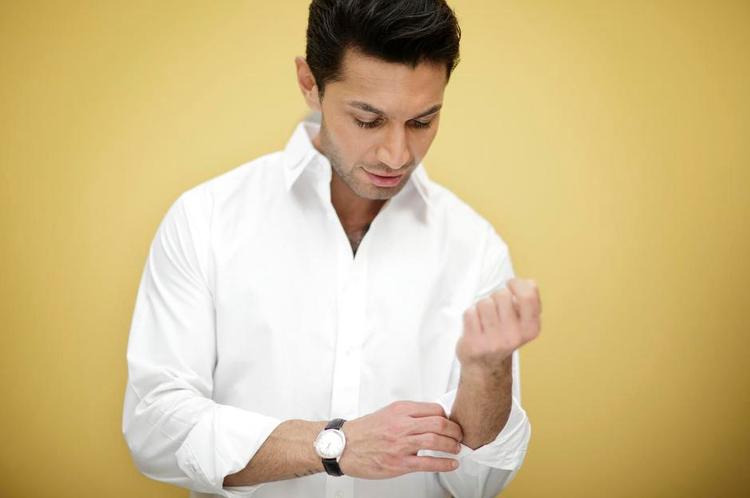 Åh! Bruhan G knapper skjorten. Drifterne er dampet af. 