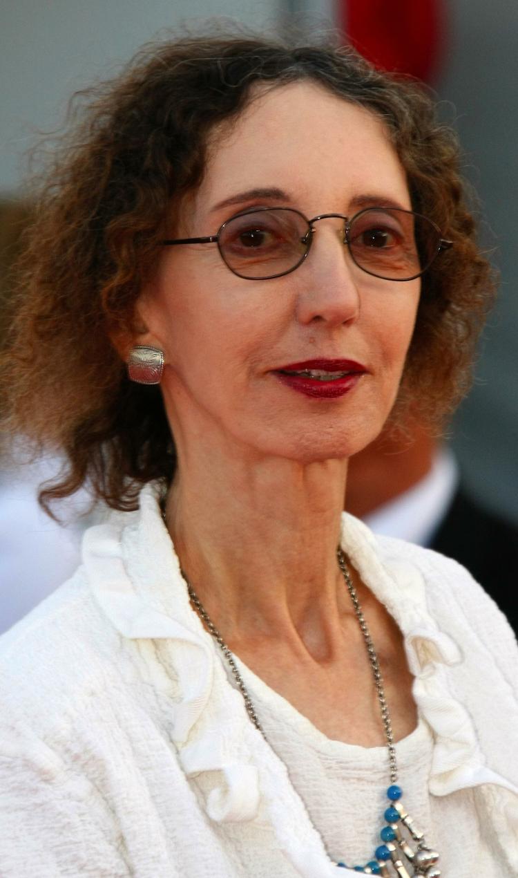 Forfatterinde. Når en skrivende kvinde bliver enke - som Joyce Carol Oates - overlever hun i mange tilfælde ved at skrive. 