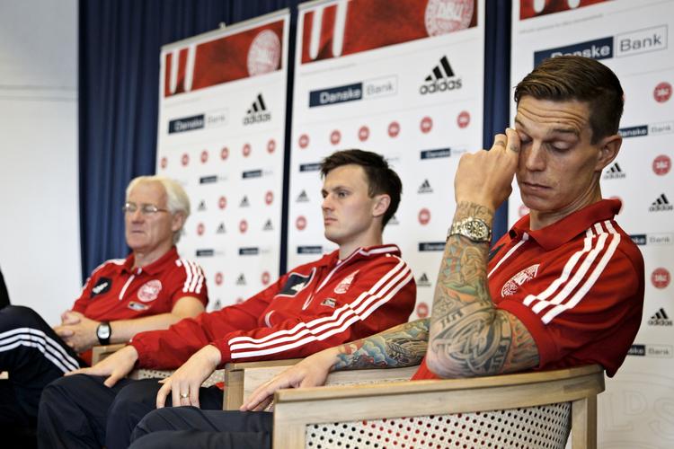 Agger. At servicere pressen hører med til jobbet som anfører for landsholdet. 